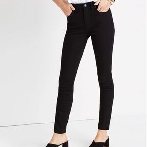 Madewell Tall 9" Mid-Rise Skinny Jeans in ISKO Stay Black, Size 29 Tall